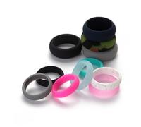 ibasenice Lot de 5 Bagues en Silicone Alimentaire Pailletées Taille 9 Unisexe Légères et Extensibles Bagues pour Femmes et Hommes Usage Quotidien Style Décontracté Couleur Aléatoire