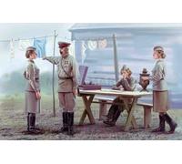 ICM 35621-1/35 Soviet Military Service pour Femme (1939-1942)