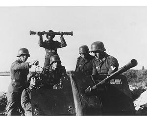 ICM 35718 - 1:3 5 Flak 38 Avec Équipage - Neuf