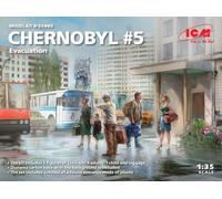 ICM 35905 1/35 Chernobyl #5. Extraction (4 Adults,2 Enfants And Luggage ) ( 100%