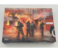 ICM 35623 - 1:3 5 Soviet Pompiers (1980s) - Neuf