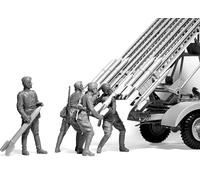 ICM 35592 MAQUETTE BM-13-16 ON W.O.T. 8 CHASSIS WITH SOVIET CREW 1/35