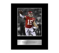 Iconic pics Photo dédicacée encadrée Patrick Mahomes II KCC #01 imprimée avec autographe