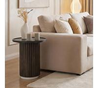 IDIMEX Table d'appoint SARDA 53 cm Ronde, en Bois Massif Brun avec Socle en Marbre Blanc, Bout de Canapé pour Salon Design Cannelé, Piétement en Colonne, Table d'Appoint Moderne