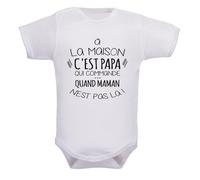 IDYLEA Body bébé humoristique À la maison c’est papa qui commande… quand maman n’est pas là - Coton bio certifié - Cadeau drôle