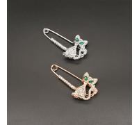 ifundom Broche Chat Argentée en Alliage Cristaux Étincelants Épingle Robuste Broche Créative pour Femme Accessoire pour Anniversaire Carnaval et Fêtes Présent Élégant