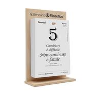 Il Calendario Filosofico 2026 avec support en bois, format A5 de 15 x 21 cm, le premier et l'original calendrier de table avec 365 jours de phrases philosophiques, lire chaque jour une phrase