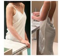 Il s'agit d'un peignoir à la mode et confortable, fait d'un tissu léger et extensible. Ce peignoir est en gaze de coton et peut être enroulé autour du corps ou utilisé comme serviette. Il sèche rapide