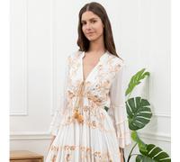 Il s'agit d'une robe très moderne, très élégante et design. Avec son brocart délicat et son décor, c'est aussi un style artistique et décontracté. Avec son design élégant et son excellent confort, ell