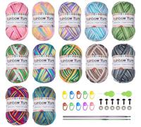 ilauke Laine à Tricoter Dégradée Multicolore - 12 Pelotes de Laine Lait Acrylique Douceur Extrême avec 2 Aiguilles à Crochet pour Adultes et Débutant(Tricot Main)
