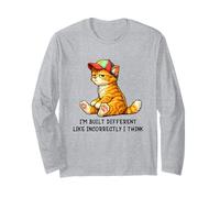 I'm Built Different Funny Orange Cat Wearing Cap Meme Humor Manche Longue