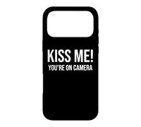 Im Just Here for The Kiss Cam Show Kiss Me Youre on Camera Coque pour iPhone 17 Pro Max