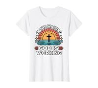 in The Waiting God is Working T-Shirt Graphique avec Valeur, Femme, Blanc, L