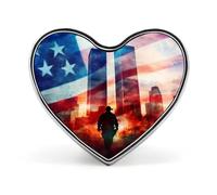 Insigne commémoratif unisexe en métal représentant un cœur et la tragédie du 11 septembre, à porter en bouclette ou à épingler. Accessoire idéal pour robe, manteau, sac à dos ou mariage.