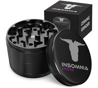 Insomnia Smoke Grinder Tabac | Moulin à Herbes 4 Pièces en Aluminium avec Récupérateur de Pollen, Couvercle Magnétique, 28 Dents Tranchantes, Revêtement Céramique Facile à Nettoyer (Noir)