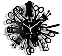 Instant Karma Clocks | Horloge Murale Couture avec Ciseaux, Mannequin et Accessoires | Idée Cadeau pour Styliste et Atelier Créatif