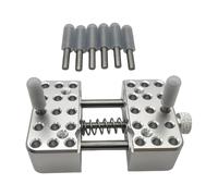 Ioensy Mini étau D'établi, étau de Table Plat à Mâchoires Réglables, Mini étau Pratique pour La Sculpture sur Noyer