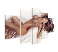 islandburner Impression sur toile sexy Brunette Femme Slim Posing Bed Looking Camera Lady Wearing Sensual - Toile 170 x 80 cm - 5 pièces
