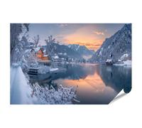 islandburner Poster Prime - Arbres enneigés devant le coucher de soleil lumineux sur la rive calme du lac en hiver - Impression photo de qualité supérieure