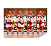 islandburner Prime Bild Poster Dessert en verre aux baies avec crème et miettes à biscuits pour cuisine gourmets restaurant Images de qualité supérieure Impression photo