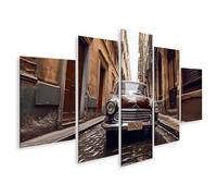 islandburner Tableau sur toile de voiture classique dans une rue pavée historique européenne