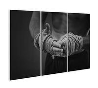 islandburner Tableau sur toile Gros plan d'un jeune boxeur thaïlandais cordes de chanvre enroulées autour des mains noir et blanc Cadre Affiche Poster Murale Tableaux