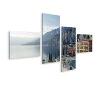 islandburner Tableau sur toile Hôtel au bord du lac dans les montagnes avec piscine et chaises longues Images murales Poster