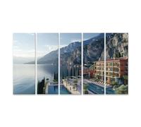 islandburner Tableau sur toile Hôtel au bord du lac dans les montagnes avec piscine et chaises longues Images murales Poster