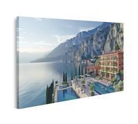 islandburner Tableau sur toile Hôtel au bord du lac dans les montagnes avec piscine et chaises longues Images murales Poster
