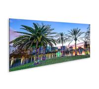 islandburner Tableau sur toile Palmiers sur la rive du lac au coucher du soleil dans les lumières urbaines Images murales Poster
