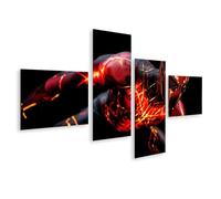 islandburner Tableau sur toile - Tableau mural dynamique d'un super-héros en costume rouge et noir - 4 pièces - Édition K1