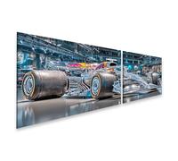 islandburner Tableau sur toile - Voiture de course brillante dans une exposition moderne - 2 pièces