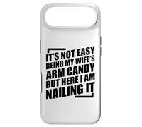 It's Not Easy Being My Wife's Arm Candy Coque pour iPhone Air