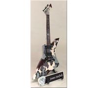 JAMES HETFIELD Guitare Miniature avec médiator METALLICA Snakebyte