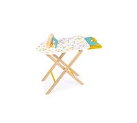 Janod - Table à Repasser Enfant, avec Tablette Coulissante + 1 Fer à Repasser + 3 Cintres - Jouet d’Imitation en Bois - Certifié FSC - 3 à 8 Ans, J06502