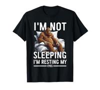 Je ne Dors Pas, Je ne Fais Que Reposer Mes Yeux - Groovy Sasquatch T-Shirt