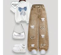Jean en denim pour fille préadolescente, style jambe large avec une touche de décontraction, broderie en forme de cœur comme un signal de battement de cœur avec une romance cachée, retour à l'école 8Y