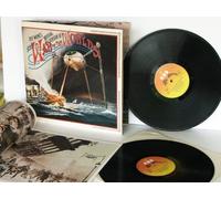 JEFF WAYNE - JEFF WAYNE Jeff Wayne's muscial version of "The war of the worlds" Double album with large picture/lyric book.Top copy. First UK pressing. 1978.