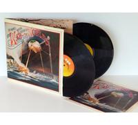 Jeff Wayne - JEFF WAYNE, the war of the worlds. Complete with booklet. First UK pressing 1978. Matrix A10, B3, C5, D2. CBS.