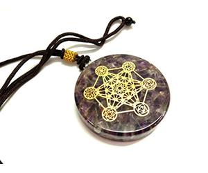 Jet International Energized Amethyst Metatron Orgone pendentif rond 2 pouces env. 3rd Eye Activation Boost Healing Gemstone Chakra Balancing Crystal Therapy Booklet Image is JUST A Reference