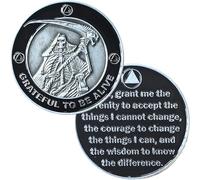 Jeton de sobriété reconnaissant d'être vivant avec prière de sérénité et motif faucheuse : jeton de récupération inspirant pour la gratitude et la force