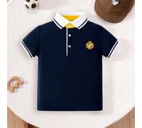 Jeune garçon classic casual polo shirt à col avec bordure contrastante brodée, manches courtes. Convient pour un usage quotidien, les voyages de groupe, les rassemblements, les activités en extérieur