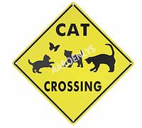 JINKAIRUI Plaque en métal en métal motif chat traversant la ferme Xing - Panneau de rue en aluminium pour intérieur ou extérieur - Décoration murale - 30,5 x 30,5 cm