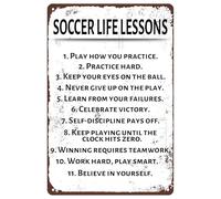 JIUFOTK Leçons de vie de football Plaque en métal vintage Jouez comment vous vous entraînez Pratiquez dur Plaque en étain créative Décoration murale rétro pour maison Ferme Magasin Garage 8x12 pouces