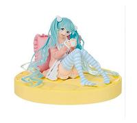 Jiumaocleu Figurine Miku modèle de statue, 12 cm, mignon Miku assis avec coussin jaune, figurine d'anime pour filles, poupée faite à la main, jouet de décoration de bureau, cadeaux pour les fans