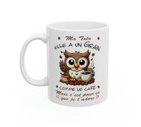 Jm-Déco Mug Elle a Un Grain comme Le café mais Je l'adore - Idée Cadeau - Tasse en céramique (Tata)