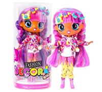 John Adams Decora Girlz | Sticker 'n' Style Poupée Tendance à Collectionner de 27,9 cm - Sweetie | La poupée Dispose de Plus de 75 Accessoires colorés | Poupées et Accessoires | À partir de 4 Ans