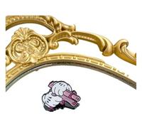 Jolie broche pistolet rose en émail, Klein, Métal non précieux