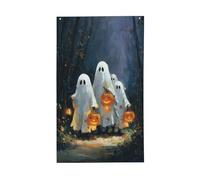 Jolis fantômes marchant sur le chemin de la vieille forêt, citrouilles, cour, maison, bannière de vœux avec œillets, décoration d'intérieur et d'extérieur