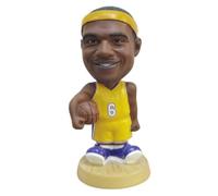 Joueur de Basket Star secouant la tête décoration de Voiture Fans Personnage modèle Figurine Ornements Bureau Ornement pour Petit ami Petite Amie étudiant Cadeau (James)